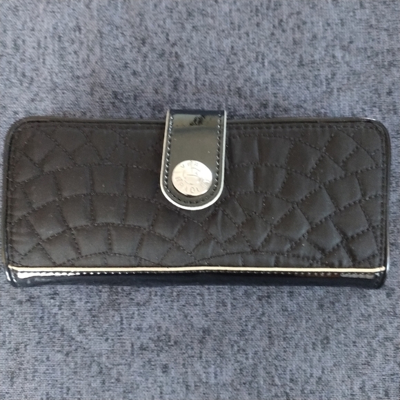 Vera Bradley Handbags - Vera Bradley Quilt & Patent Leather Black Wallet